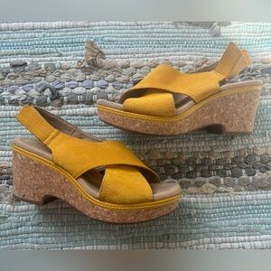 NWOT Clark’s Ultimate Comfort Collection wedge sandals